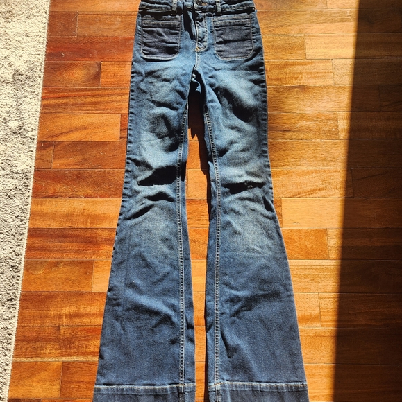 Miss Selfridge Kick flare stretched jeans - Picture 9 of 10